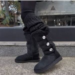 UGG Bailey Button Triplet Shearling Mid Boot - Women's 5